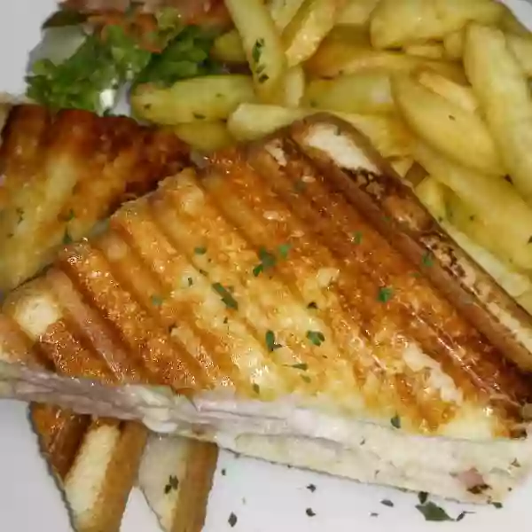 Le restaurant - Le Relais - Massiac - restaurant MASSIAC